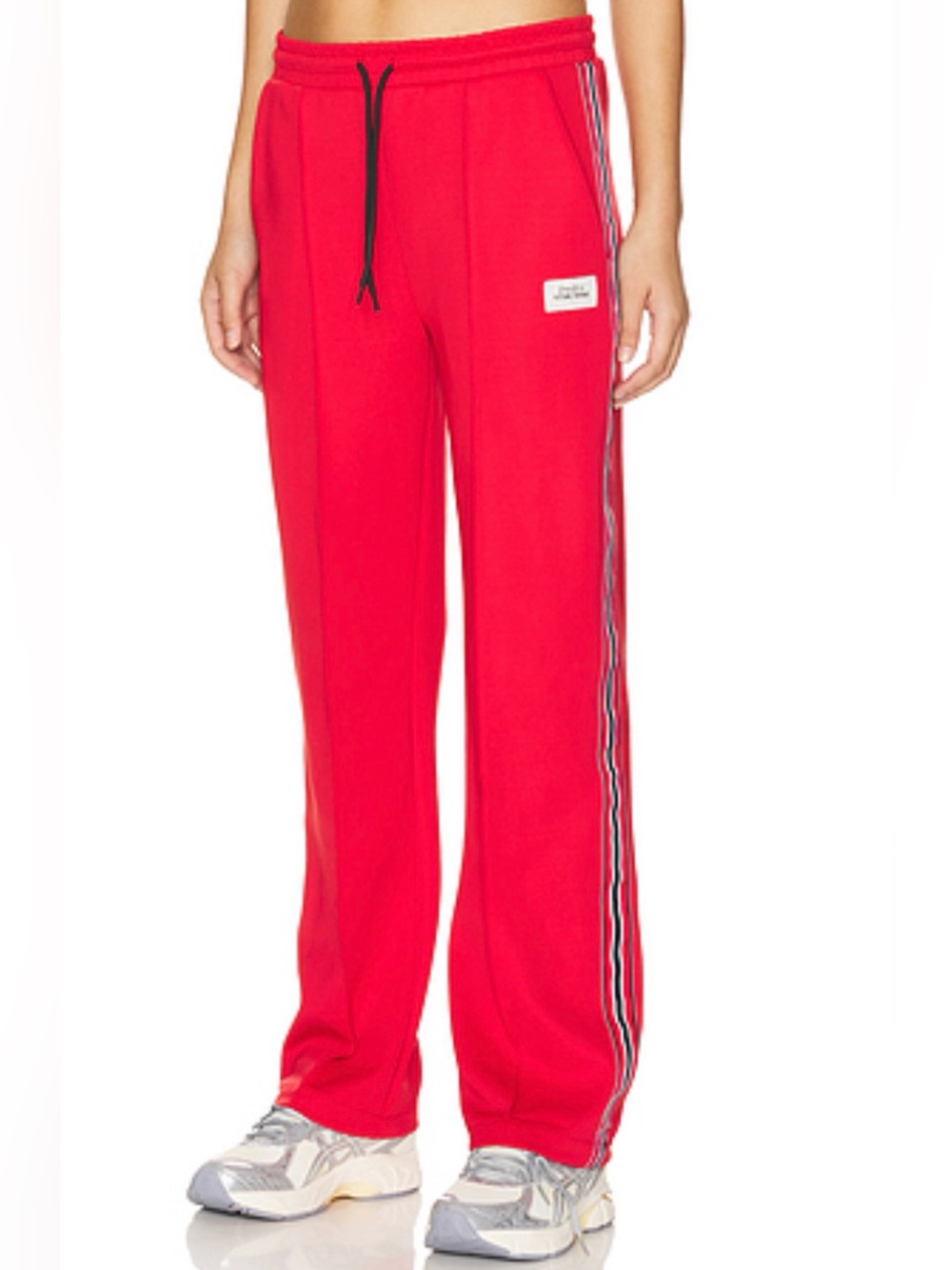 Etre Cecile FutureVintage Retro Track